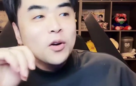 png电子官网朱开锐评传奇杯各队实力：icon队和MLXG队还行，韩国队挺菜的