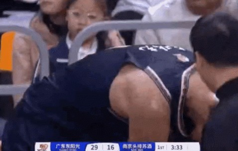 png电子网站广东首节打到29-16时 杜锋再现“五上五下”轮换