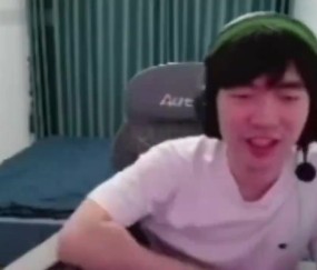 电子png游戏Cryin谈EDG被iG翻盘：我在也会被翻，我就是被翻盘翻走的