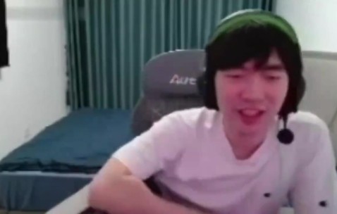 电子png游戏Cryin谈EDG被iG翻盘：我在也会被翻，我就是被翻盘翻走的