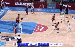 png电子挺身而出！纳纳利飙中三分后三罚全中 率队轰10-0攻击波强势反超