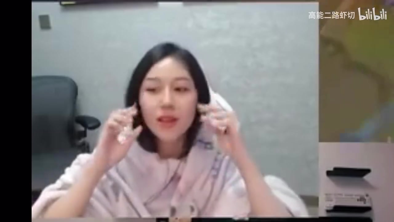 png电子suki：不喜欢肌肉男 但张硕在我旁边跳钢管舞 我确实也是想摸一下