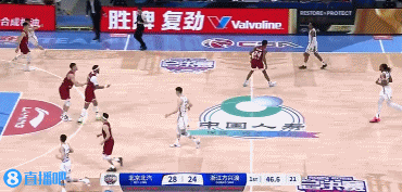 png电子官网👏太帅了！巴里-布朗突破面对夹击拉杆上篮打成2+1