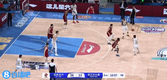 png电子挺身而出！纳纳利飙中三分后三罚全中 率队轰10-0攻击波强势反超