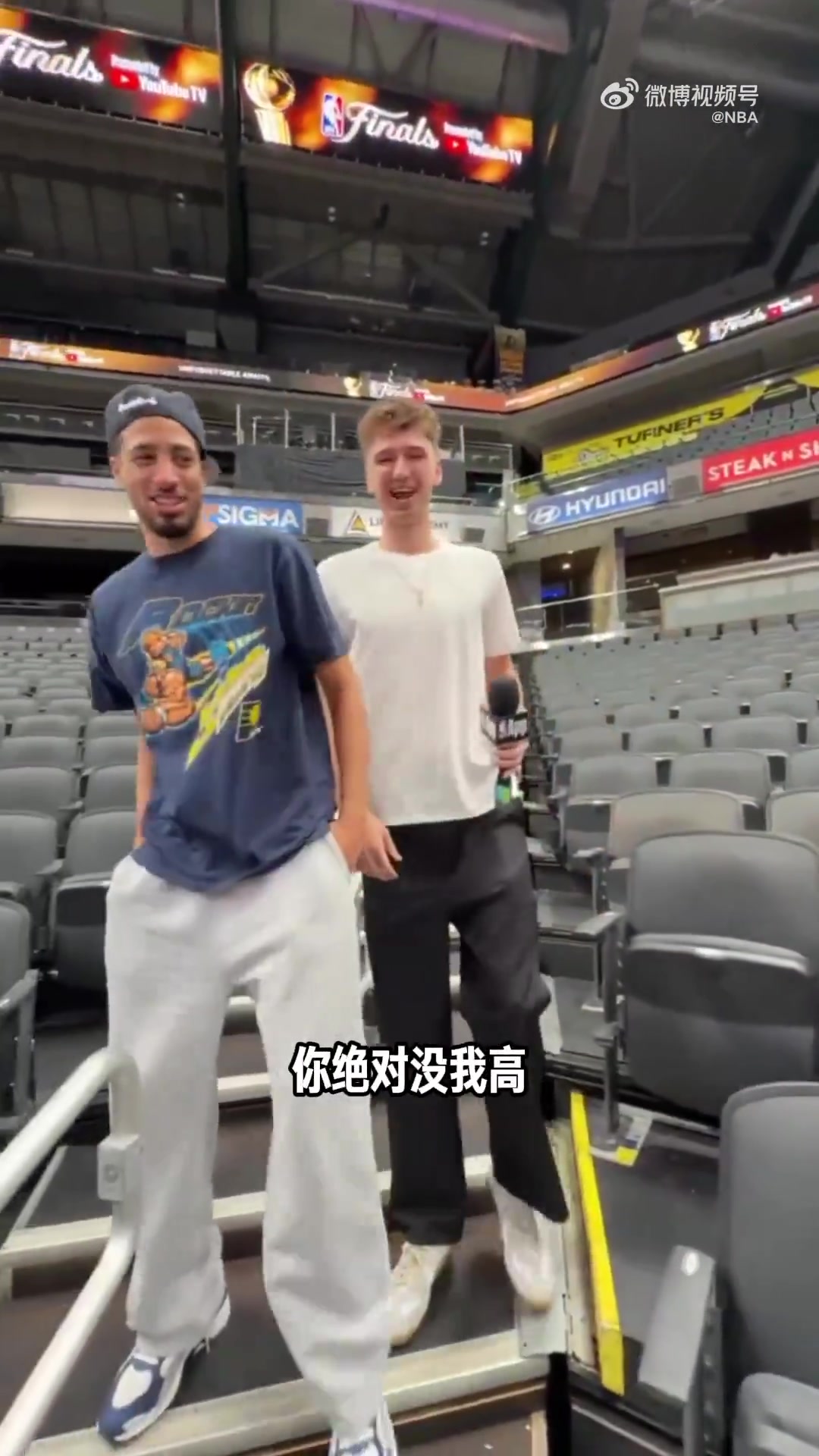 电子png游戏懂事🤣布泽利斯采访G4 不想看起来比哈利伯顿高&两人互换位置